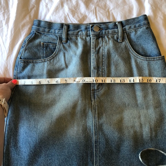 Vintage Guess jean pencil skirt. - Picture 7 of 10